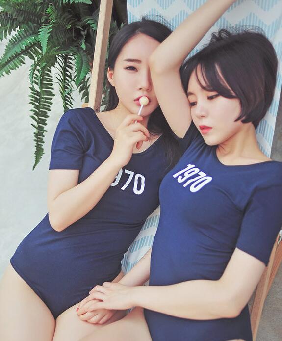 好大好软乳汁好甜 泛黄的舌头来回舔弄吸吮 不断发出亢奋的娇喘