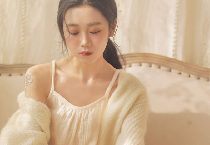 裙子里面已经湿透了，大爷不要碰啦那个地方好脏哦