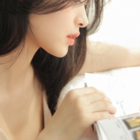 看完湿得最历害的小说：医生用手搬开我的花蕾，乖乖躺下让哥好好检查