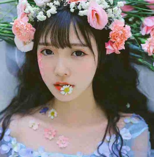 硕大还在体内抱着下车 总裁开会身体下塞着钢笔