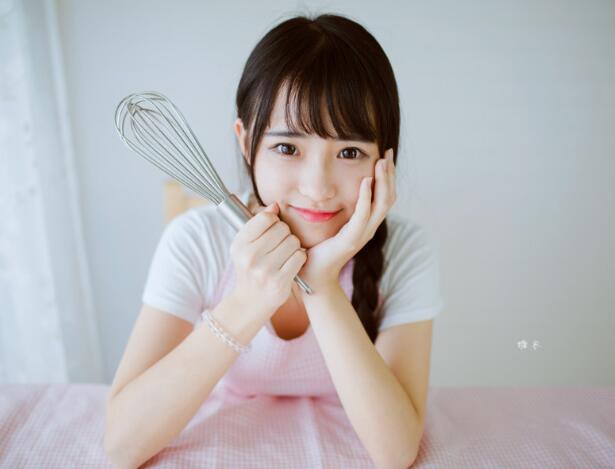 嘿嘿嘿正确姿势 双腿被分到最大用绳子绑住