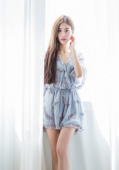 30岁女人摸一下就有水 嗯嗯舔那里用力吸哦