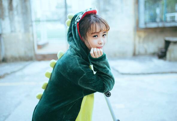 把黄瓜立着自己坐上去 让下面湿到爆的文字