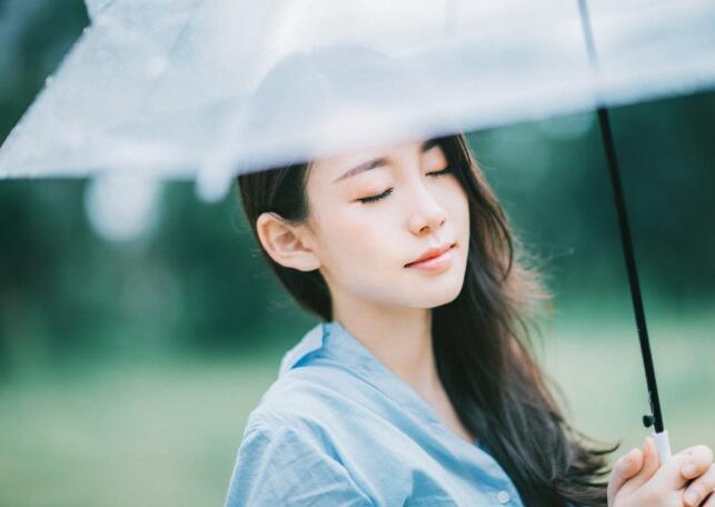 上面和下面同时喂饱你 污到你下面流水的短文