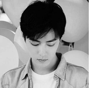 肖战工作室道歉 粉丝的问题 偶像为粉丝行为买单合理吗