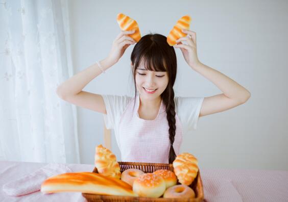 小东西敏感成这样揉弄 办公桌流淌的蜜汁