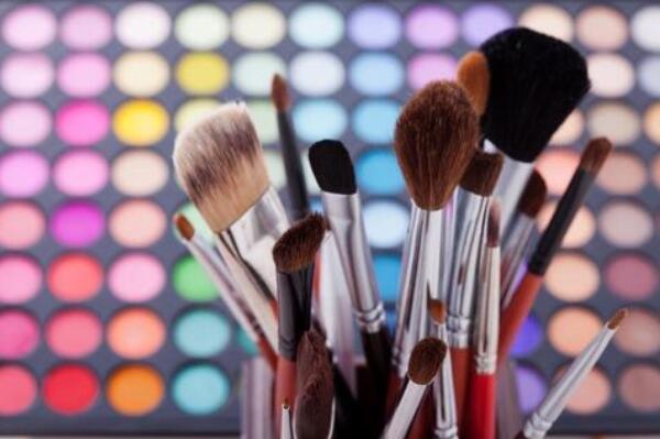 不卸妆睡觉会怎样? 经常不卸妆有什么危害