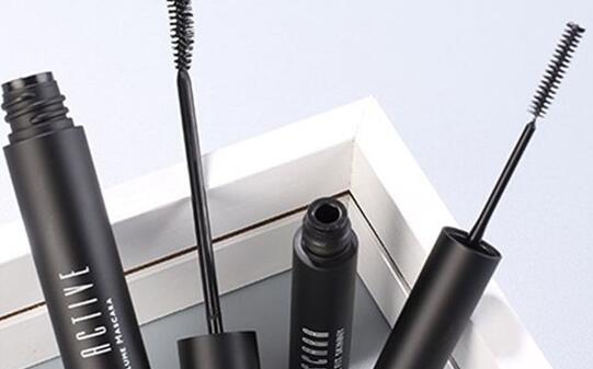 怎么卸睫毛膏不进眼睛 怎么防止卸睫毛膏氧化变硬