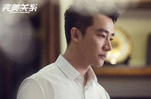 黄轩主演新剧《完美关系》播出已过半 认真吸收粉丝的评价和反馈