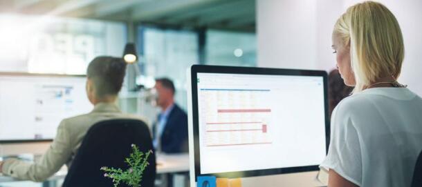 上班族的女性久坐对身体危害大 那么久坐女人如何保健呢？