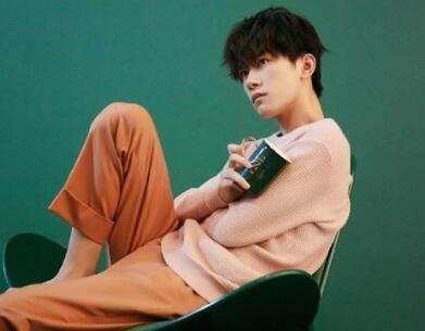 易烊千玺恋爱了？易烊千玺喜欢女同学怎么回事