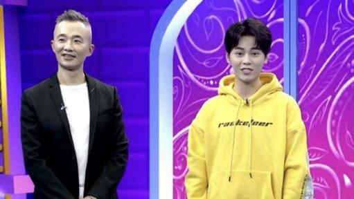 中国新相亲男嘉宾长相酷似鹿晗 手机竟有三千异性好友令人震惊