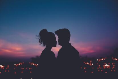 怎么和女生聊天开场白 3个聊天绝招学会以后就可以告别尬聊