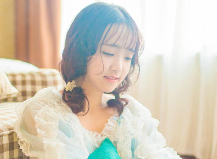 双腿间已经湿成一片 别别别再摸了受不了了