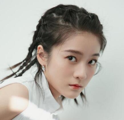 张雪迎私人通讯方式曝光是真的吗 张雪迎电话号码微信QQ号是多少