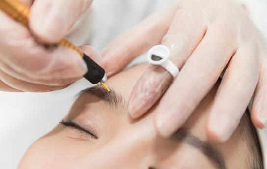 什么季节适合纹眉 冬天纹眉怕冻吗 冬天纹眉注意事项