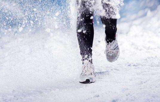 冬天跑步需要戴口罩吗 冬天跑步必备防护装备有哪些