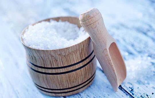 如何挑选市面上各种盐 每天吃盐的标准