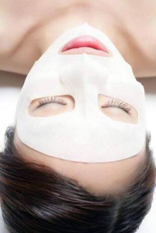 为什么敷面膜时会感到刺痛？检测过敏源的三种方法