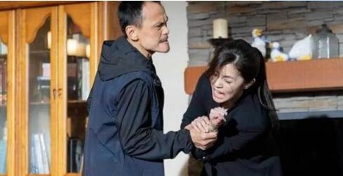 《覆活》陈以文笑说自己耍狠的样子从来没想过会对着镜子练习