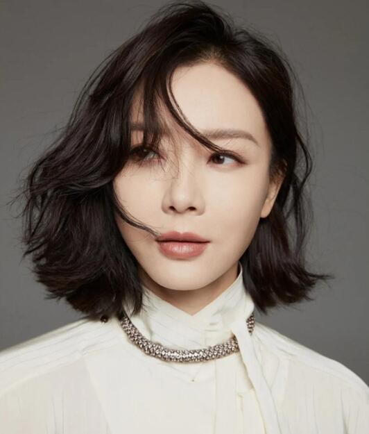 《完美关系》让陈数成为热搜榜的常客 拿着女二剧本 也能演出女一风范