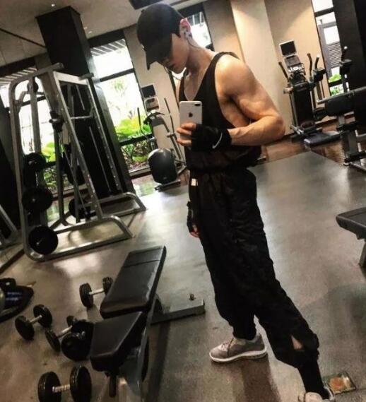 白敬亭--遍地跑的“小鲜肉”中的一股清流