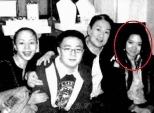 宋丹丹38岁继女曝光 毕业于纽约大学电影学院