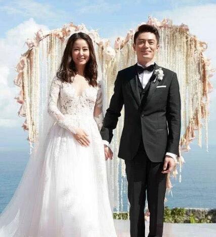 霍建华林心如带女儿游巴厘岛 两夫妻甜蜜恩爱默契十足