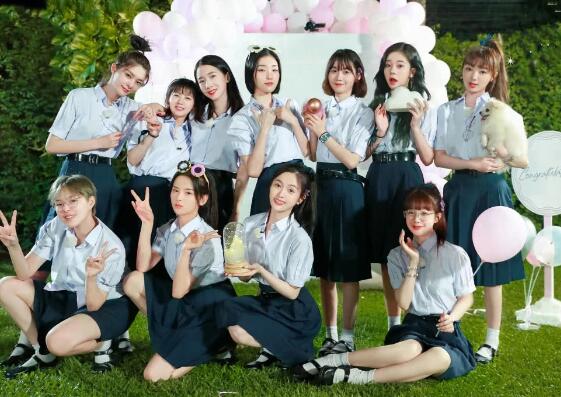 火箭少女 吴宣仪段奥娟PK清新感，Sunnee终于穿了裙