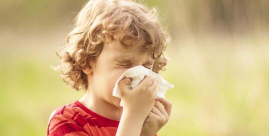 普通感冒和新冠状病毒的区别是什么？两者的症状有什么不一样呢？