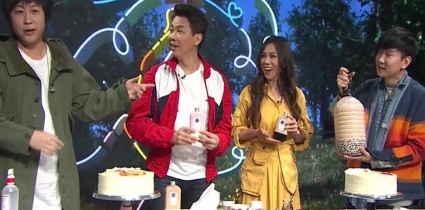 周杰伦送林俊杰超大桶奶茶 网友：这礼物真的很周杰伦