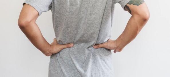 怎么缓解腰痛呢？不妨试试这些动作 腰痛是这些疾病的暗示？