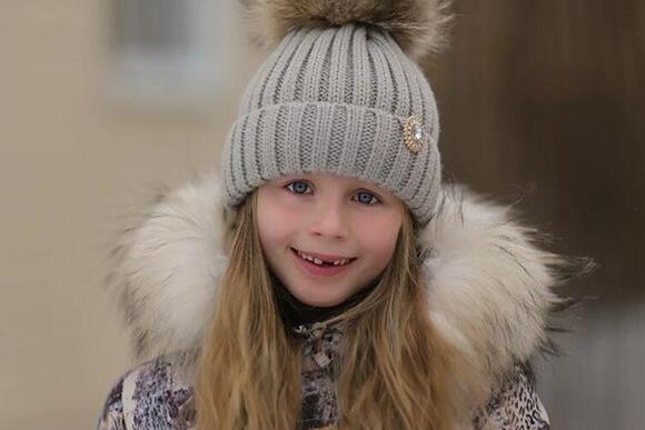 梦见牙掉了好几个是什么意思 梦见掉牙，真的不好吗？