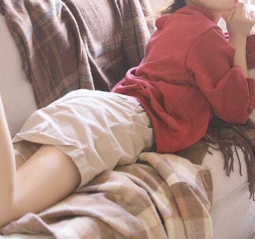 女朋友一碰就湿说明什么，孙妍俏脸通红，吓了一跳