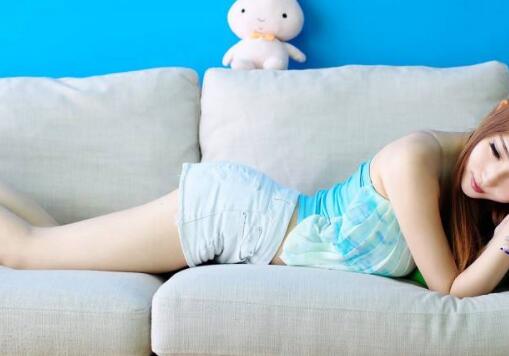 和老外交换太大了第二部分 四个人同时玩我下面