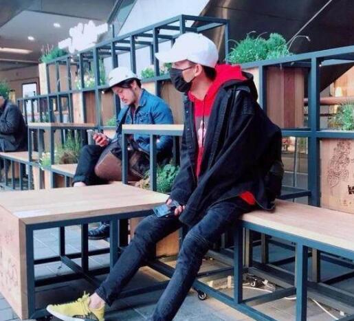 黑脸v的真人照片什么样子 抖音黑脸v是怎么火起来的