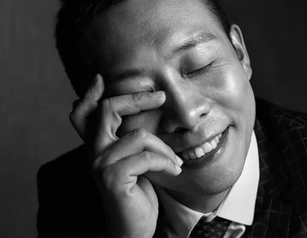 张译自己说过 他适合当演员做不了明星 男演员那么多张译只有一个