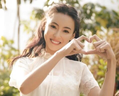 张柏芝颜值回归了！ 穿纯白色纱裙似仙女