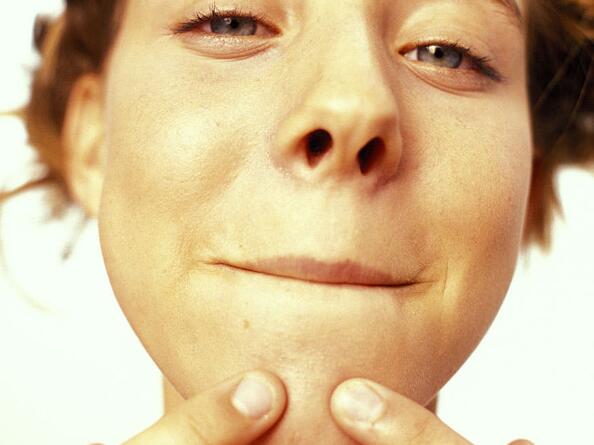 脸上一直长痘痘怎么调理   脸上一直长痘怎么治