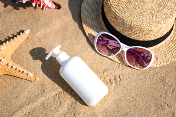 带口罩就能阻挡住紫外线了吗？外出就可以偷懒不涂防晒霜了？