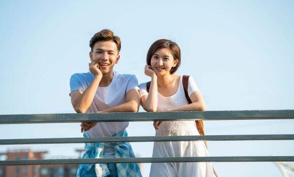 还不是男女朋友，处在普通朋友或者暧昧阶段，千万不要问这些话