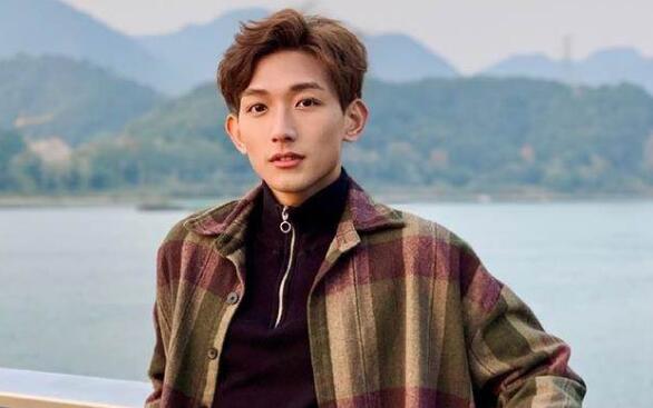 手可摘星辰王智骞小表情萌爆全网 帅气外形及灵动的表演圈粉无数