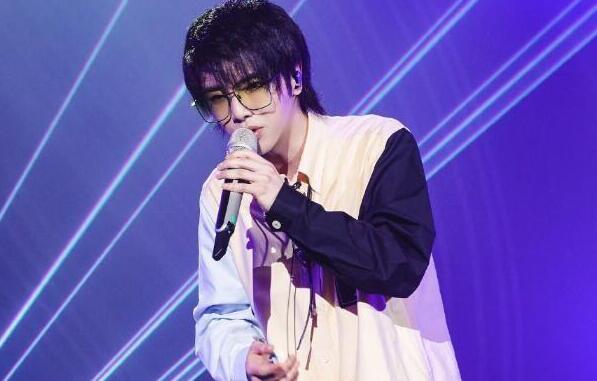 华晨宇个人资料 华晨宇父母是做什么的家庭背景揭秘