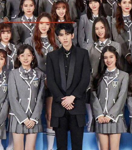 蔡徐坤是巨人吗什么梗什么意思 这身高太可了 比例也优越！