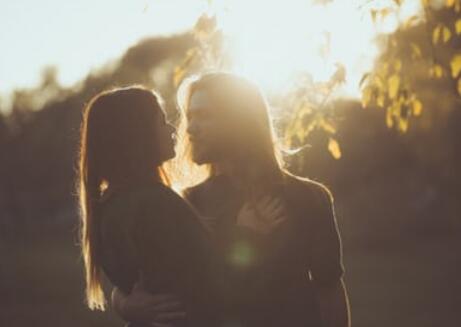 男生最经不起女生哪种撩 女生撩男生必杀动作