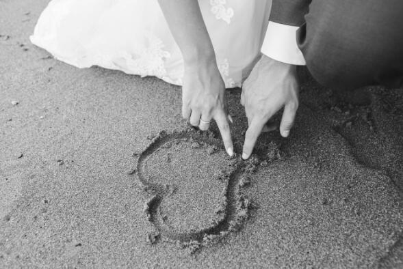 和对象吵架了怎么道歉？时请牵起她的手，说几句道歉的话