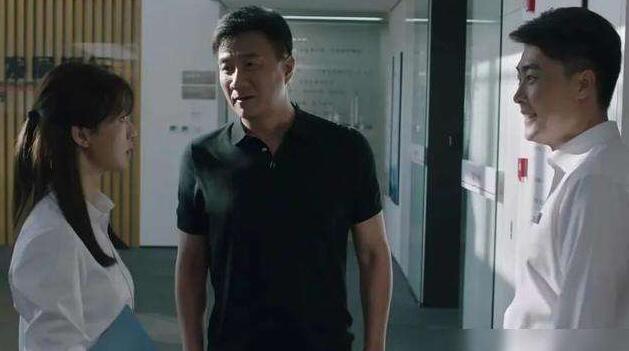 猎狐杨建秋被金钱腐蚀与哥哥再生分歧 剧情贴近生活掀全家观剧热潮