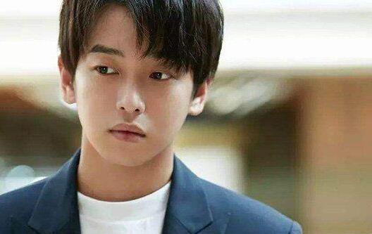 彭昱畅承认恋情 彭昱畅女朋友是张婧仪吗 女友身份遭扒