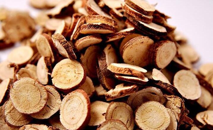 甘草片泡水喝的功效，甘草的甘草的功效与作用以及药用