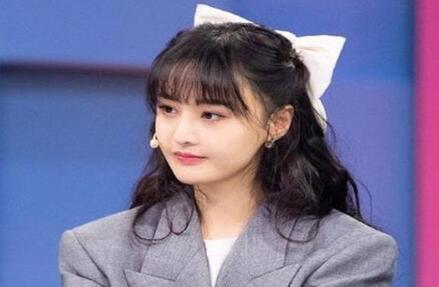 郑爽蝴蝶结造型甜美可人 甜美女神郑爽已上线